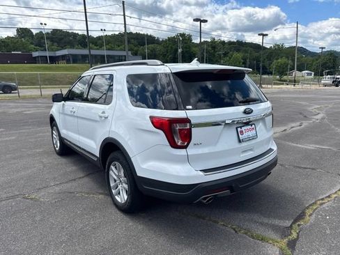 Used 2018 Ford Explorer XLT w/ Equipment Group 201A AWD/4WD image 6