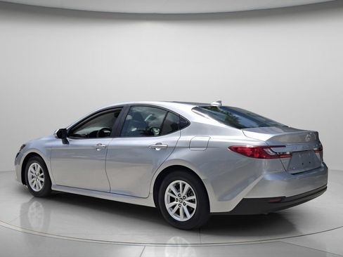 Used 2026 Toyota Camry LE FWD image 8