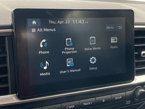 Used 2025 Hyundai Venue SEL image 21