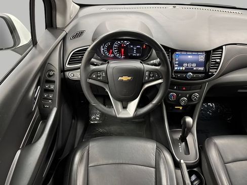 Used 2021 Chevrolet Trax LT w/ Premium Seat Package image 13