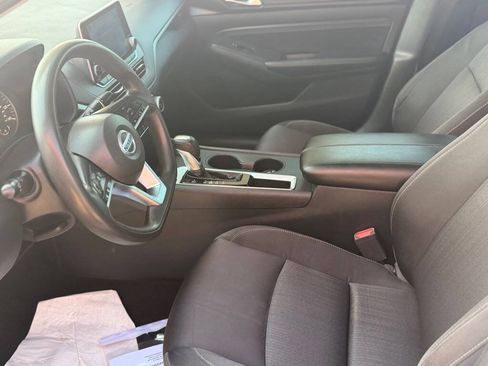 Used 2020 Nissan Altima 2.5 S FWD image 10