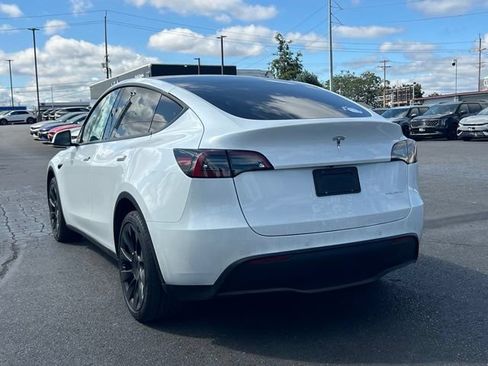 Used 2021 Tesla Model Y Long Range AWD/4WD image 9