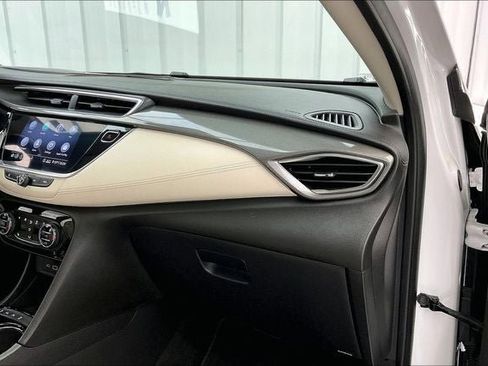 Used 2020 Buick Encore GX Essence w/ Advanced Technology Package AWD/4WD image 17