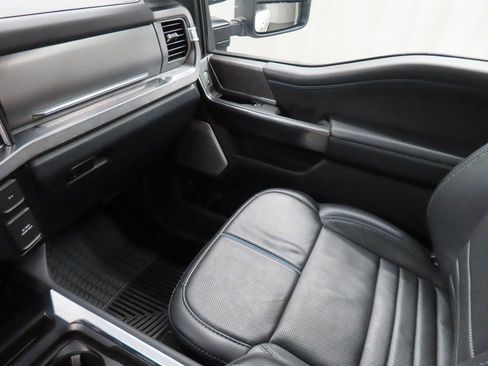 Used 2025 Ford F250 Platinum image 33