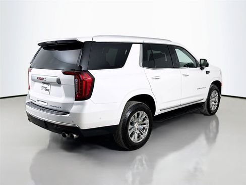 Used 2024 GMC Yukon Denali w/ Advanced Technology Package AWD/4WD image 9
