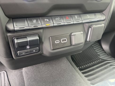 Used 2025 Chevrolet Silverado 2500 Custom w/ Custom Value Package image 25