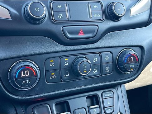 Used 2020 GMC Terrain Denali w/ Denali Premium Package image 16