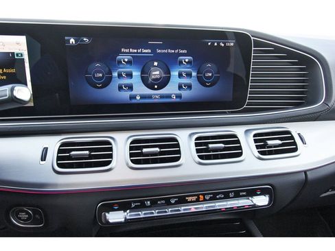 Used 2025 Mercedes-Benz GLS 450 4MATIC image 21