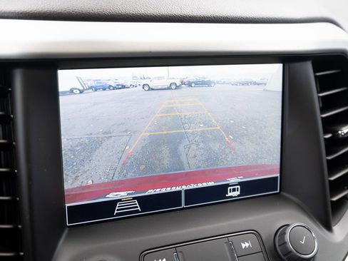 Used 2022 GMC Acadia SLE image 4