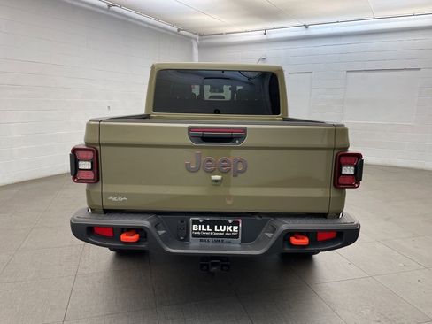 New 2025 Jeep Gladiator Mojave w/ Convenience Group image 4