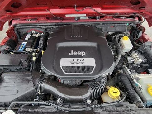 Used 2012 Jeep Wrangler Unlimited Sport image 11