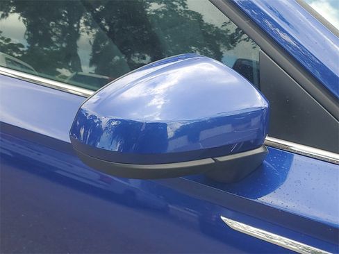 Used 2022 Volkswagen Taos SE image 34