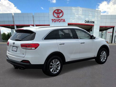 Used 2017 Kia Sorento AWD w/ LX Convenience Package image 5