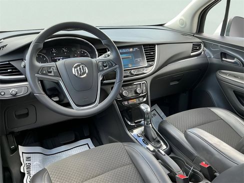 Used 2021 Buick Encore Preferred w/ Safety Package image 27