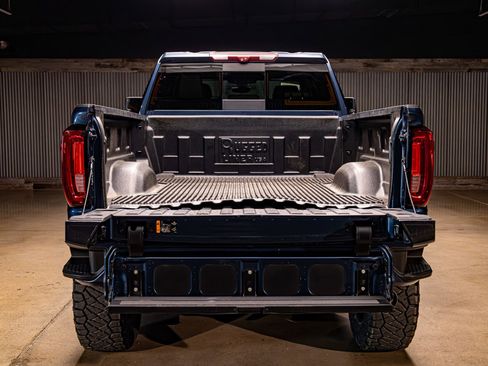 Used 2022 GMC Sierra 2500 AT4 w/ AT4 Premium Plus Package image 9