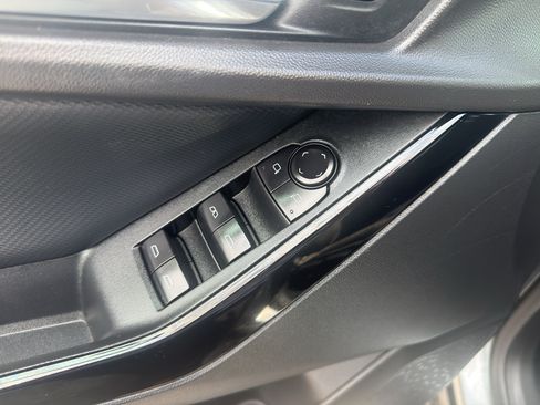 Used 2025 Chevrolet Equinox LT FWD image 11