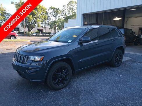 Used 2018 Jeep Grand Cherokee Altitude AWD/4WD image 2