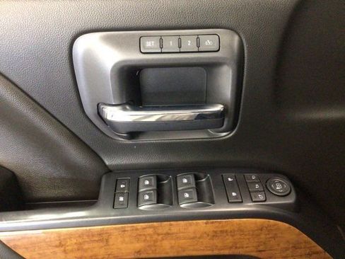 Used 2017 Chevrolet Silverado 2500 High Country w/ Snow Plow Prep Package AWD/4WD image 18