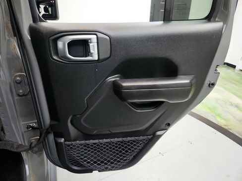 Used 2020 Jeep Gladiator Mojave w/ Cold Weather Group AWD/4WD image 27