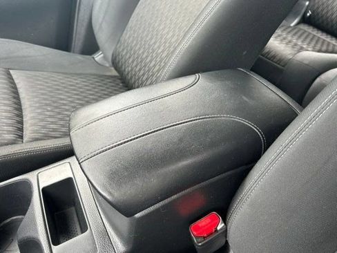 Used 2017 Nissan Rogue S FWD image 27