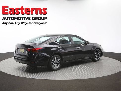 Used 2024 Nissan Altima 2.5 SV FWD image 41