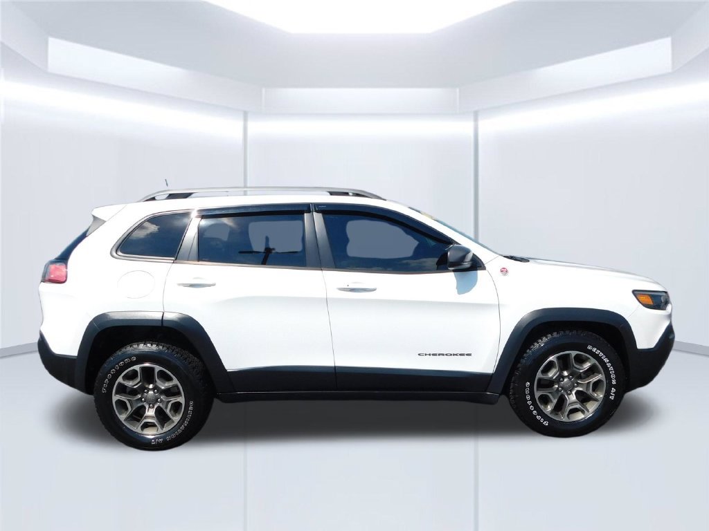 Used 2020 Jeep Cherokee Trailhawk w/ Cold Weather Group AWD/4WD image 2