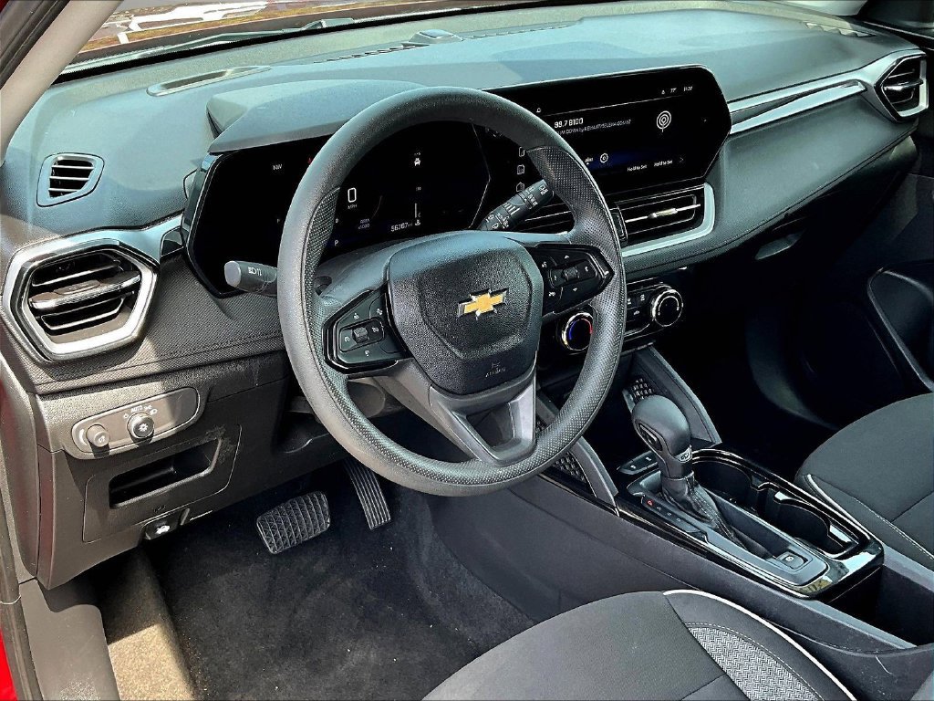 Used 2024 Chevrolet TrailBlazer LT FWD image 18