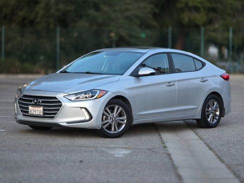 Used 2018 Hyundai Elantra Value Edition FWD image 18