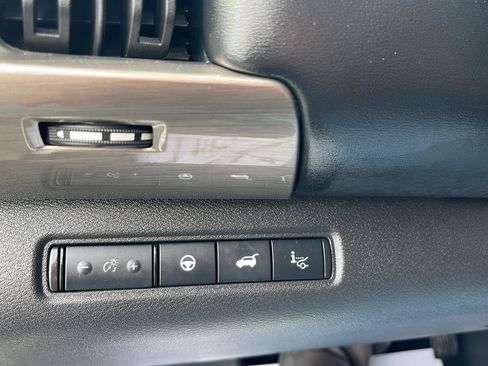 Used 2024 Nissan Pathfinder Platinum w/ Cargo Package image 13