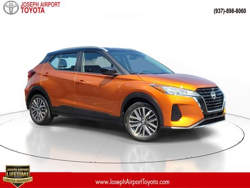 Used 2023 Nissan Kicks SV FWD image 1
