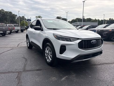 Used 2025 Ford Escape Active AWD/4WD image 4