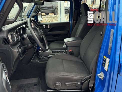 Used 2023 Jeep Wrangler Sahara w/ Safety Group image 17