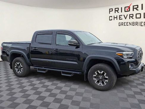 Used 2021 Toyota Tacoma TRD Off-Road image 2