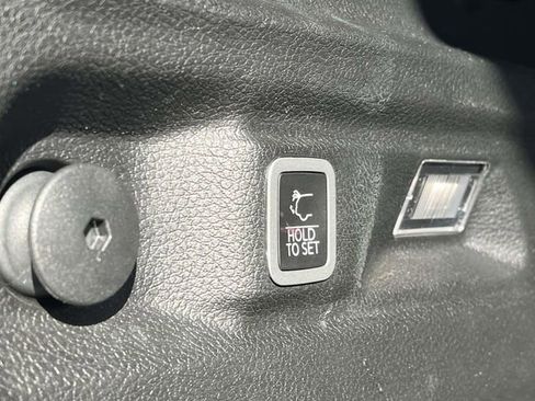 Used 2022 Jeep Grand Cherokee L Limited w/ Luxury Tech Group II image 23