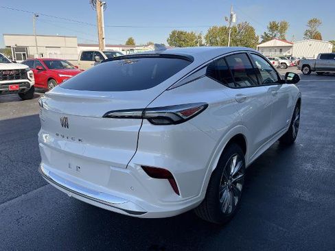 New 2026 Buick Envista Avenir image 8