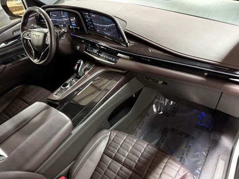 Certified 2023 Cadillac Escalade ESV Sport Platinum AWD/4WD image 54