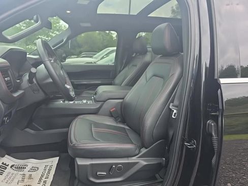 Used 2023 Ford Expedition Limited AWD/4WD image 6