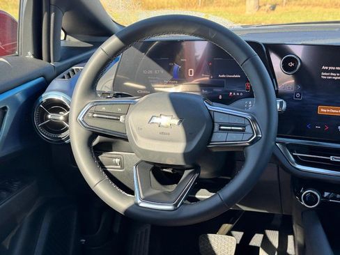 New 2026 Chevrolet Equinox EV LT image 6