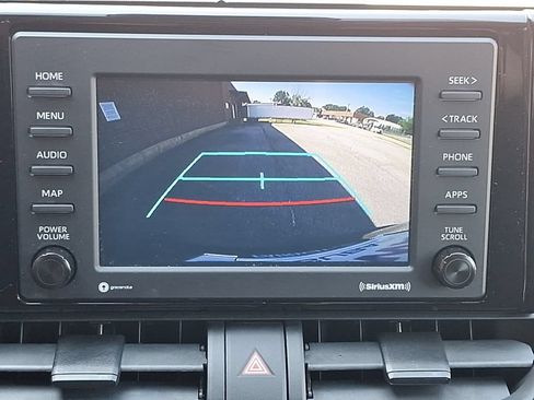 Used 2021 Toyota RAV4 LE AWD/4WD image 15