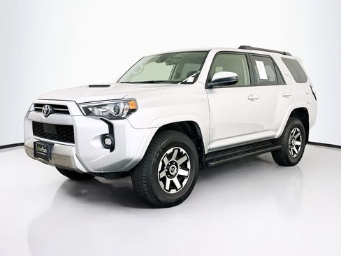 Used 2024 Toyota 4Runner TRD Off-Road image 3