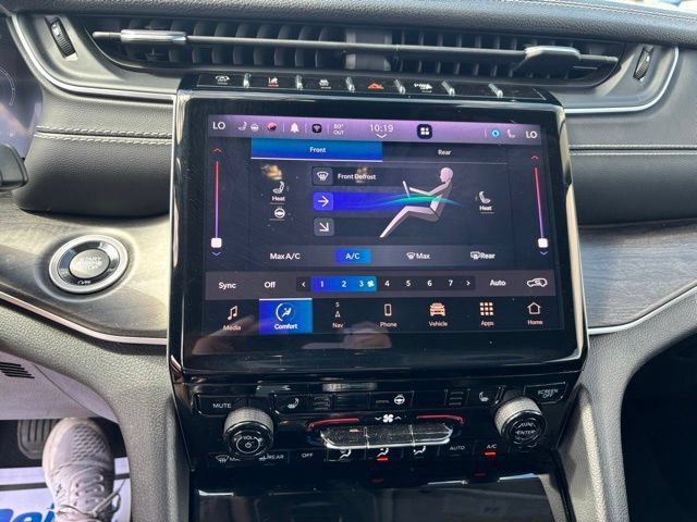 Certified 2022 Jeep Grand Cherokee L Limited w/ Black Appearance Package AWD/4WD image 31