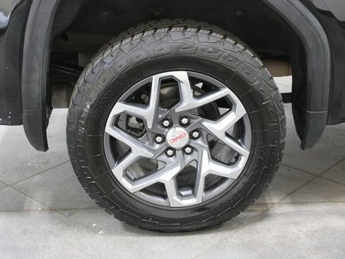 Used 2022 GMC Sierra 1500 SLT w/ SLT Convenience Package AWD/4WD image 61