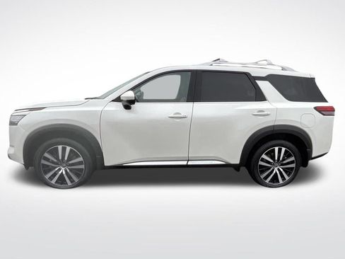 Used 2023 Nissan Pathfinder Platinum w/ Cargo Package image 8