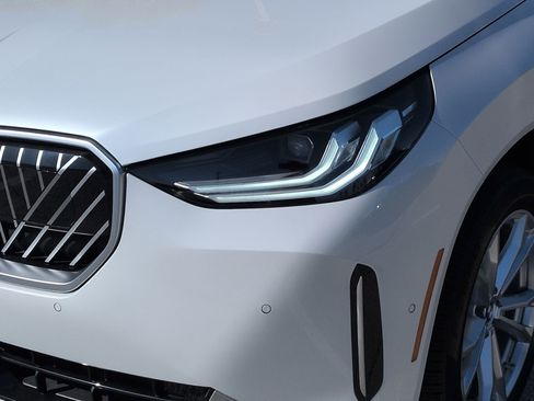 Used 2025 BMW X3 xDrive30i w/ Premium Package image 6