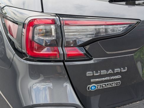 Used 2021 Subaru Outback Premium AWD/4WD image 17
