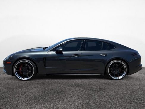 Used 2018 Porsche Panamera RWD image 2