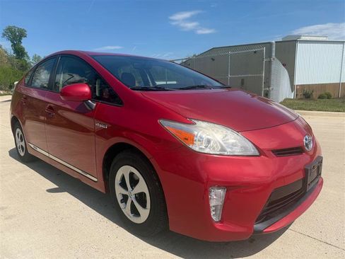 Used 2015 Toyota Prius Two image 10