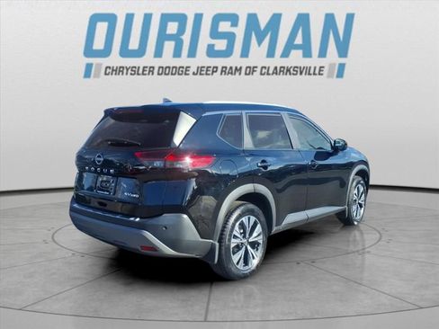 Used 2022 Nissan Rogue SV w/ SV Premium Package image 3