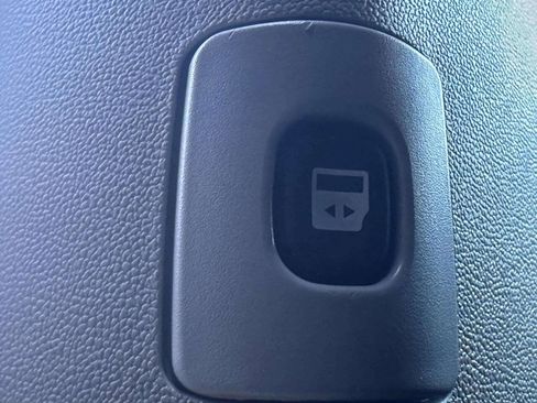 Used 2014 Dodge Grand Caravan SXT w/ Rear Park Assist Package FWD image 14