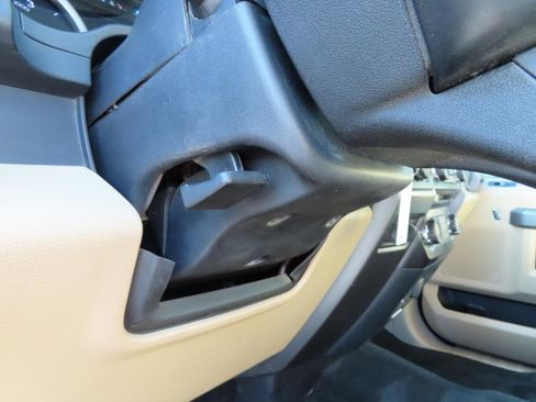 Used 2017 Ford F350 XLT w/ XLT Premium Package image 33